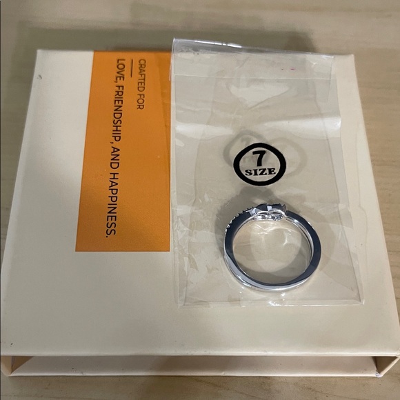 Set of Two (2) Size 7 Mother Daughter Silver Rings - S925 with Gift Boxes - Picture 2 of 5